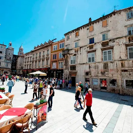 Exclusive Seafront Luxury Manda With Balcony Apartment Split